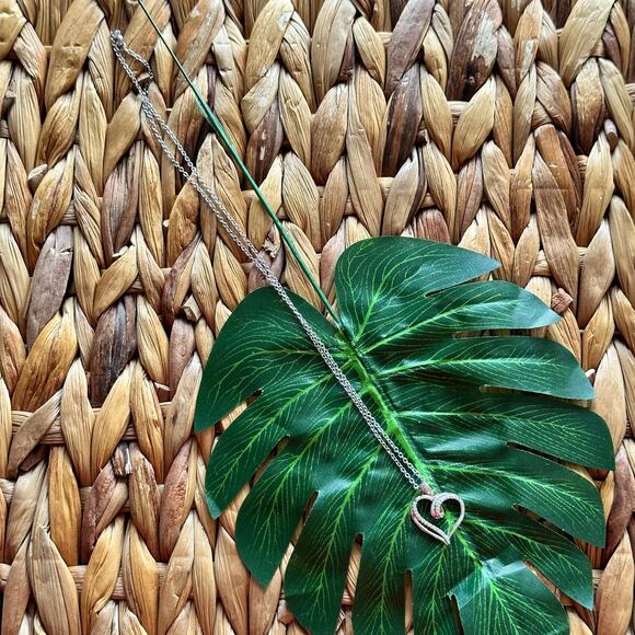 BOGO FREE SILVER HEART CRYSTAL NECKLACE - Picture 2 of 6